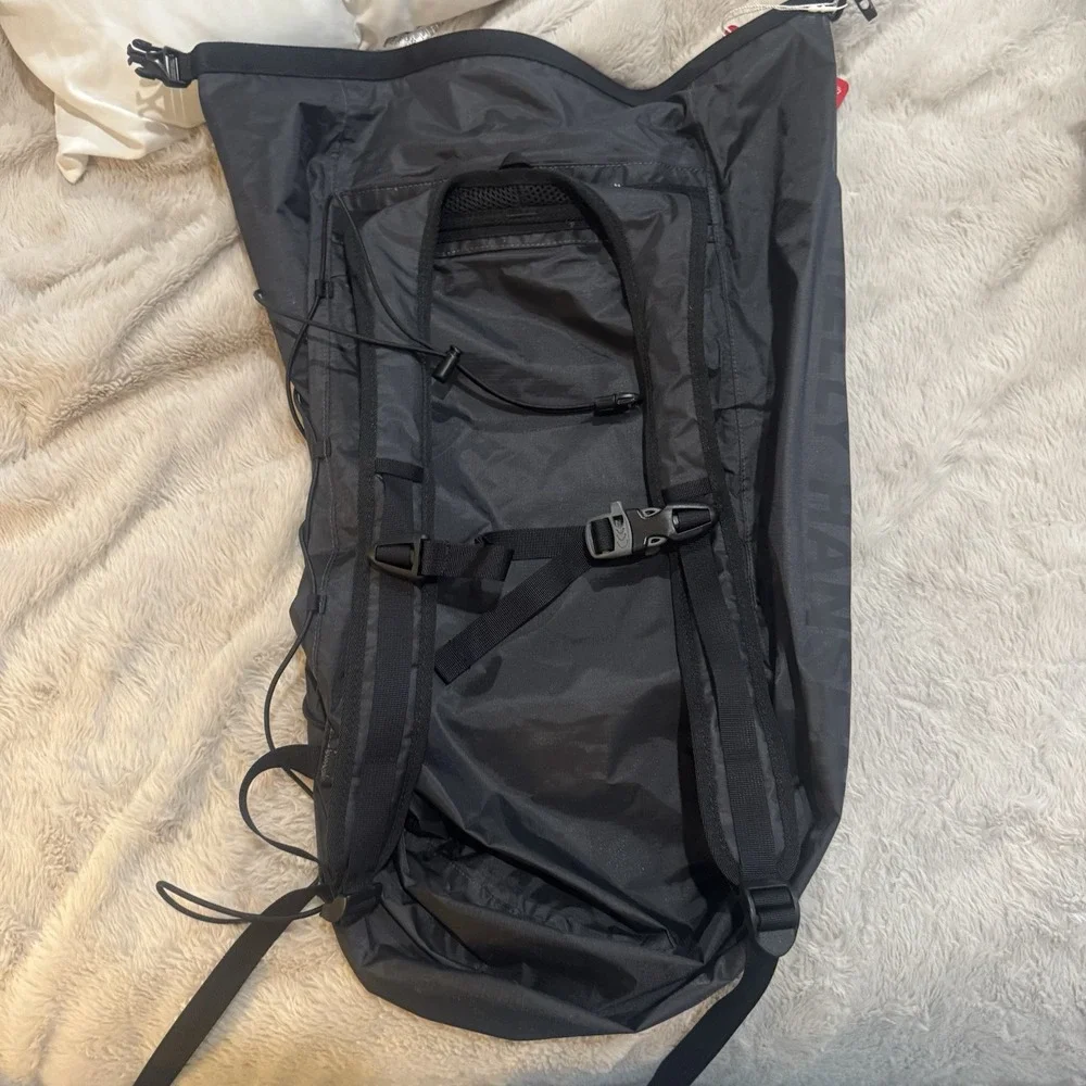 Helly Hansen Seabourn Black Waterproof Roll Top Dry Bag Backpack NWT